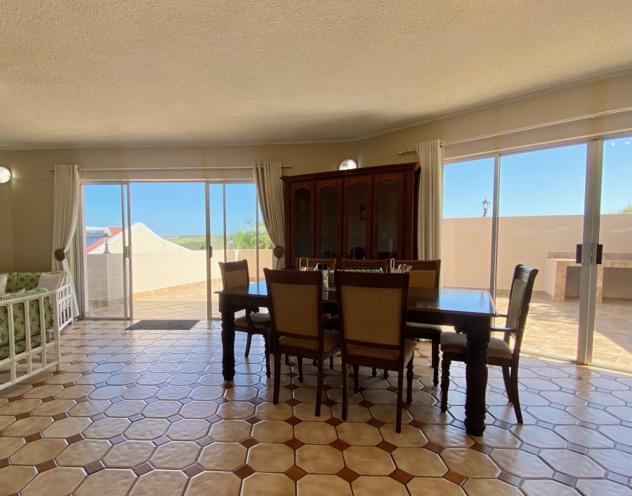 5 Bedroom Property for Sale in Cintsa East Eastern Cape
